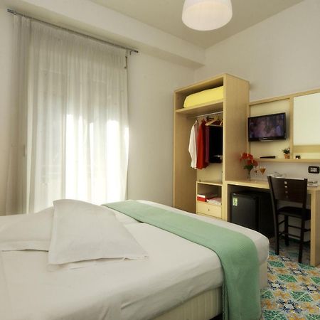 Hotel Torre Di Milo Майори Экстерьер фото