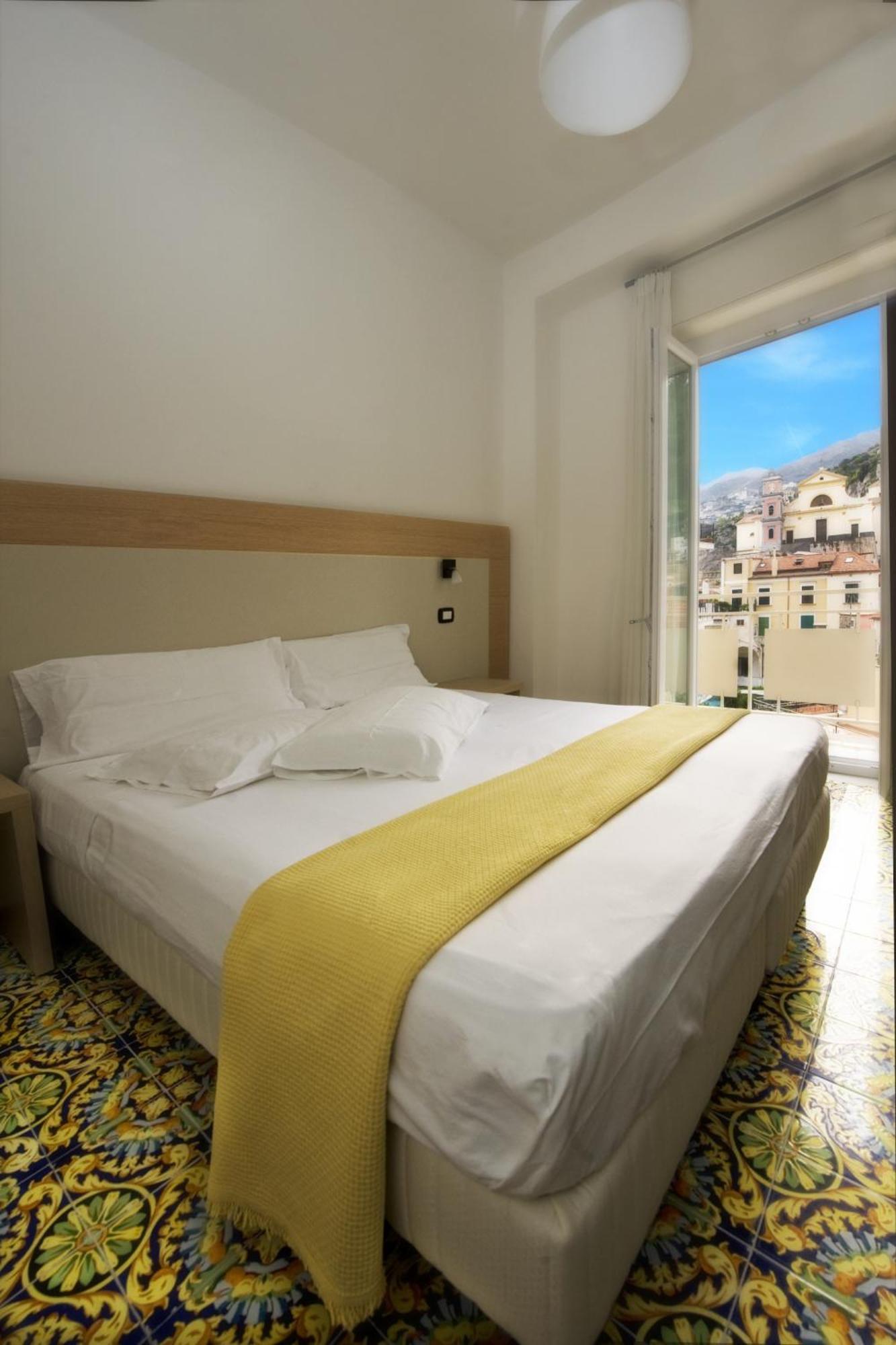 Hotel Torre Di Milo Майори Экстерьер фото